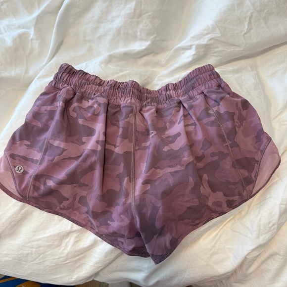 Lululemon hotty hot shorts - Picture 3 of 3